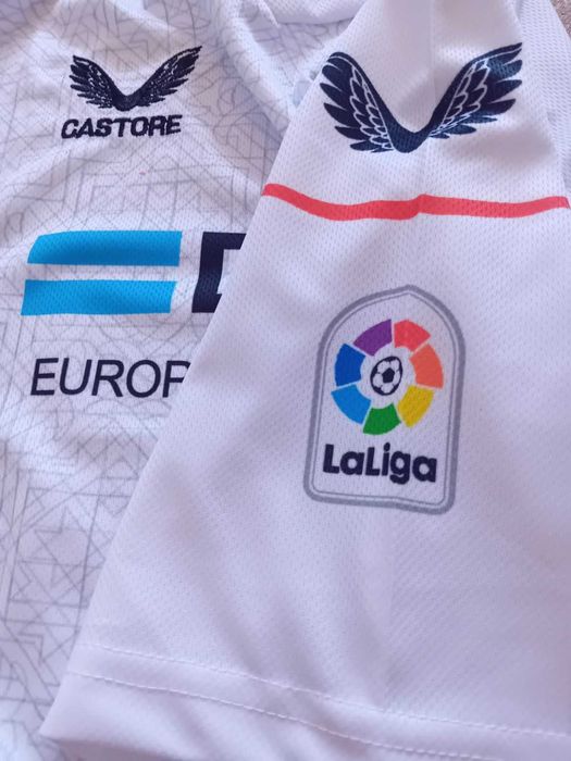 Чисто нов оригинален екип на Севиля