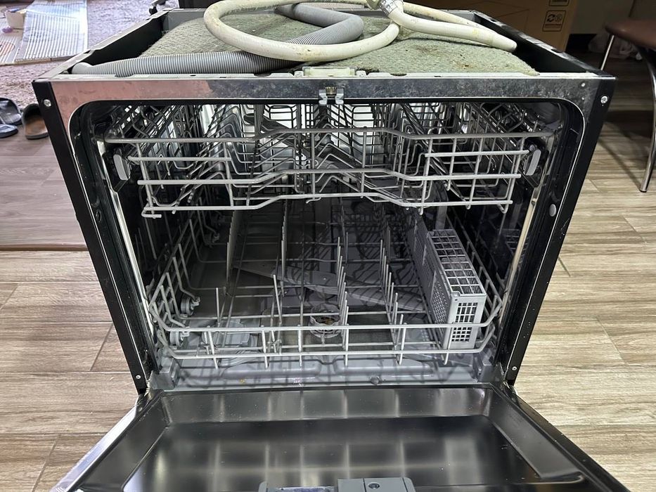Продам Б/У посудомоечную машину