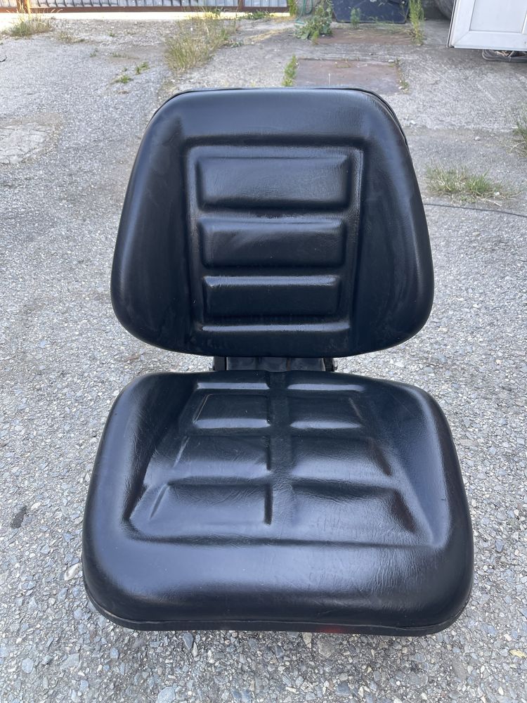Scaun universal utilaj / tractor stare buna