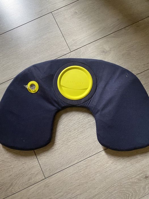 Надуваема възглавница за пътуване