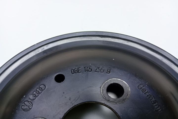 Fulie Pompa servodirectie 06E145255B Volkswagen VW Touareg generatia