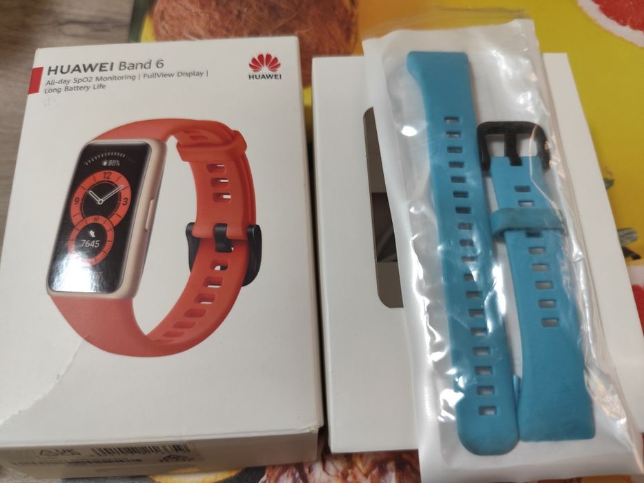 Huawei band 6 смарт часовник