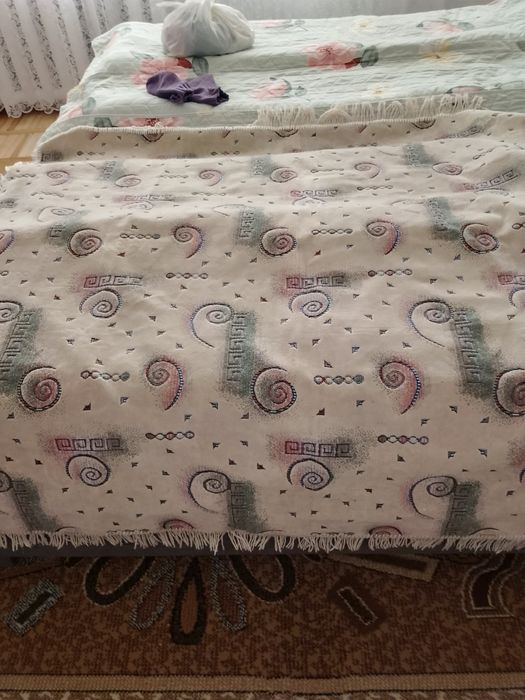 Продам накидку на диван и 2 кресла бу