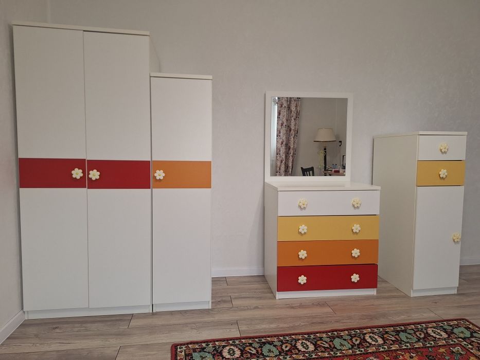 Продам шкаф, комод.