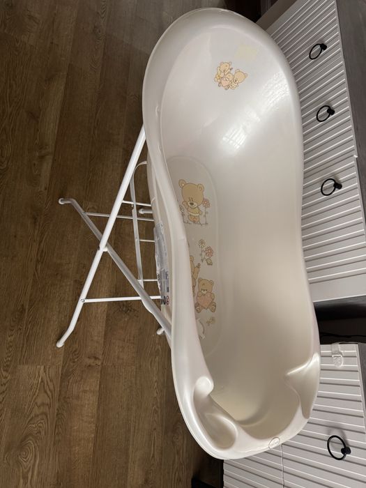 Продам ванночку с подставкой