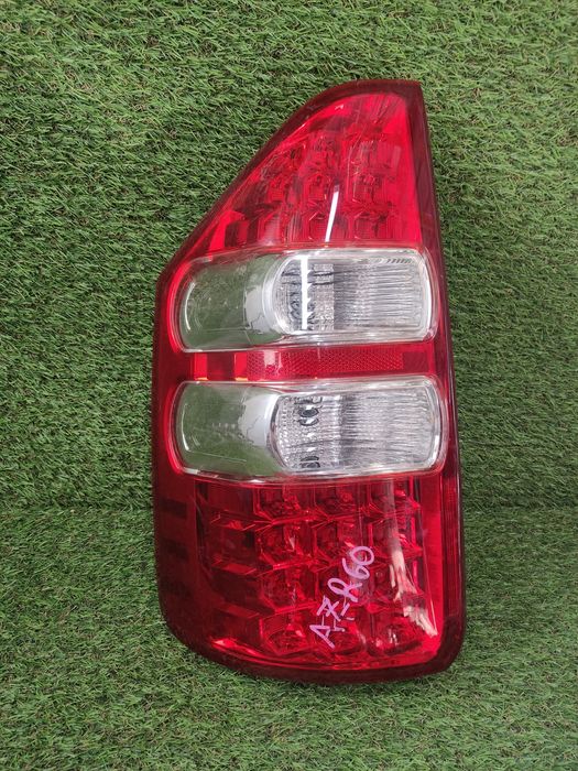 Toyota voxy фонарь