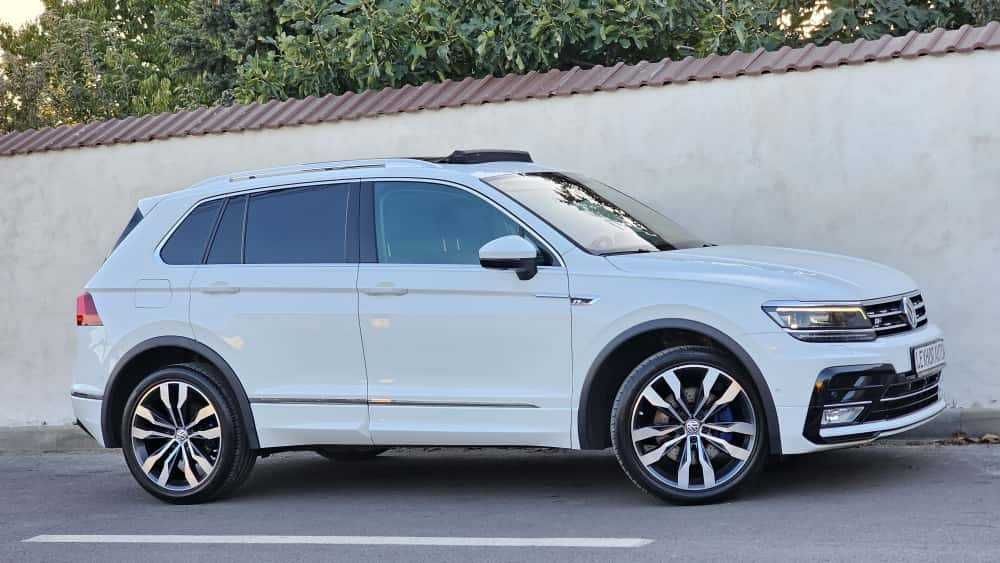 VW Tiguan R-LINE 2.0TDI 190cp 4x4 DSG Matrix HUD Pano Cam360gr FULLL