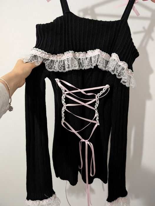 Сладка плетена блуза с панделки и дантела