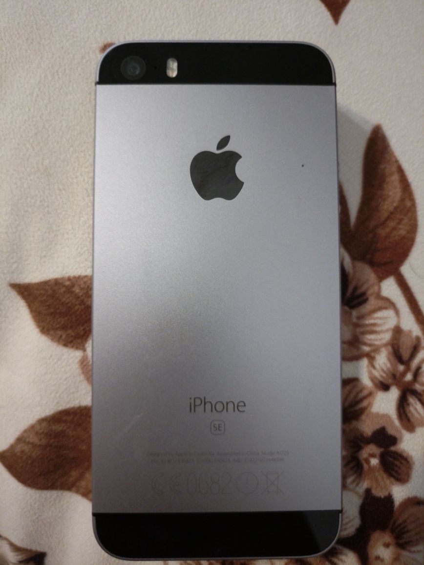 iPhone SE 1gen 16gb (КАТО НОВ)