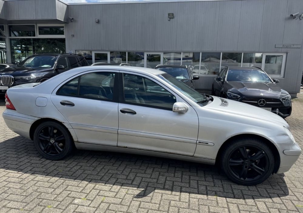 Mercedes C200 116кс