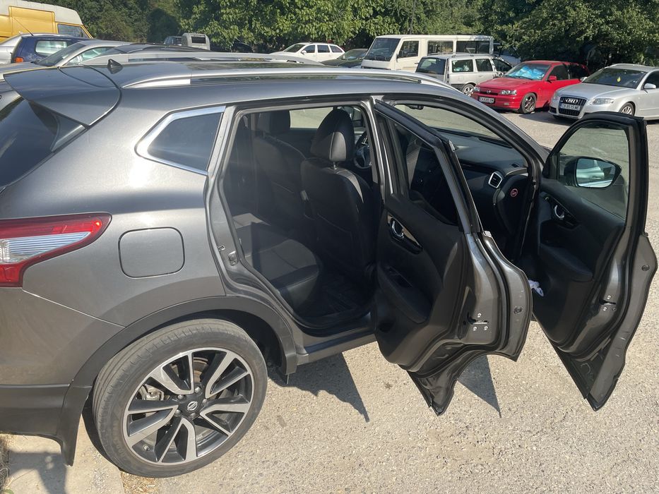 Nissan Qashqai 1.6 dCi Premium - Пълна сервизна история
