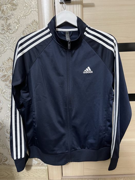 женская тёмно-синяя олимпийка adidas