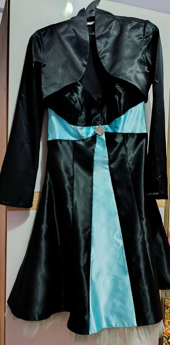 Два платья для девочек. 40-42 размер.