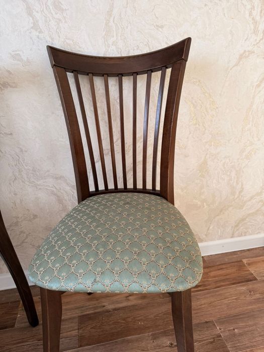 Продам стулья в количесте 6 шт чистое дерево