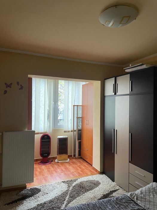 Inchiriez apartament