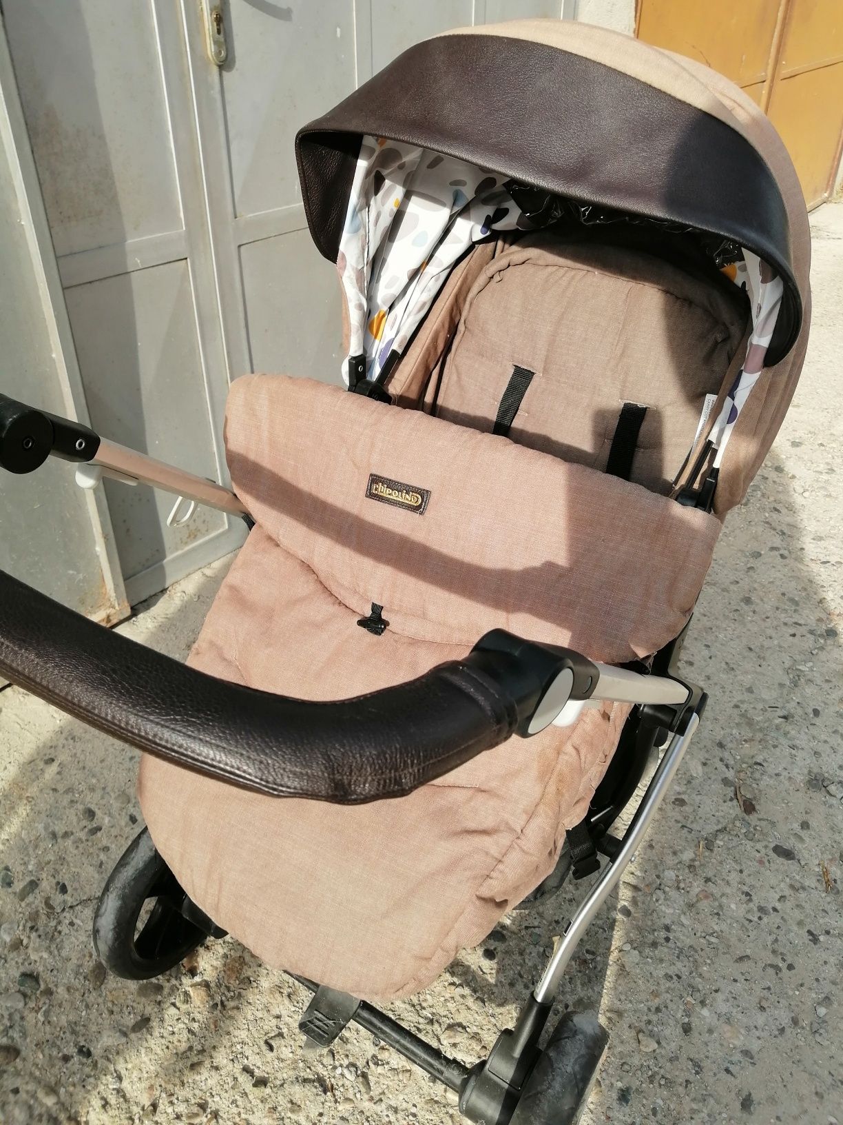Продавам детска количка Чиполино, добре запазена! Подарък триколка!