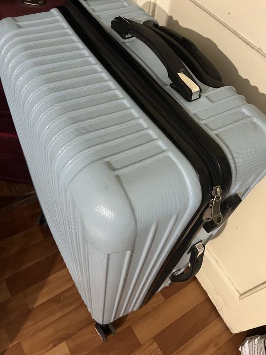 Чемодан 7500тг.
