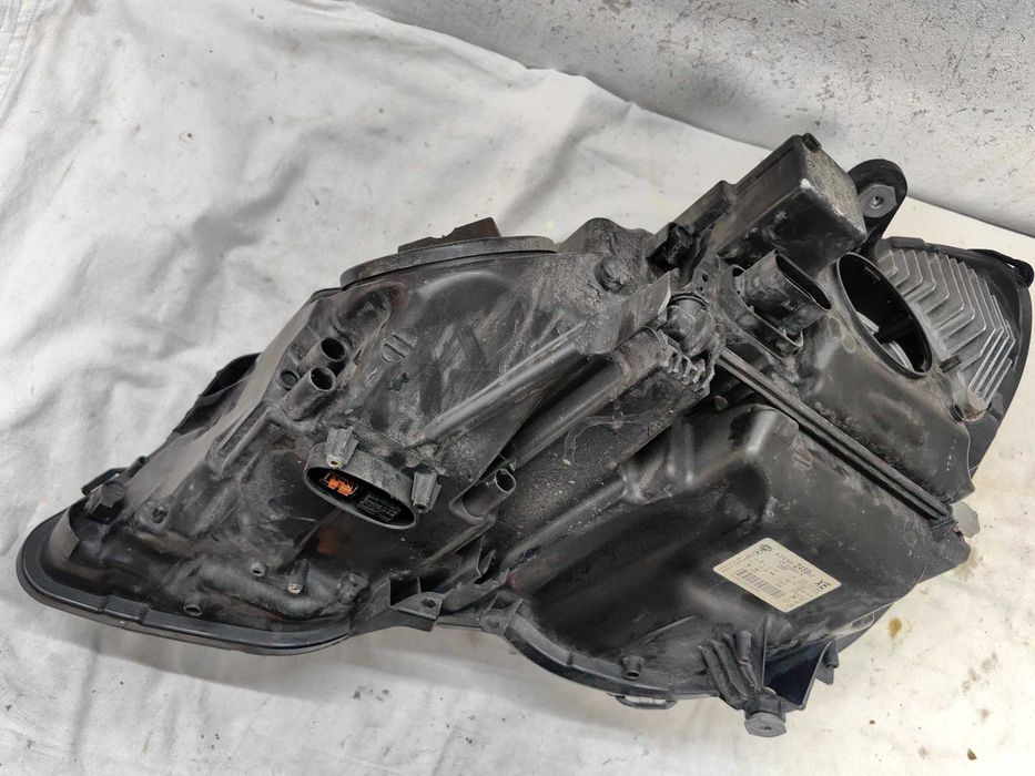 Оригинал;ен фар Мерцедес Е 212  Mercedes E 212 Led Bixenon