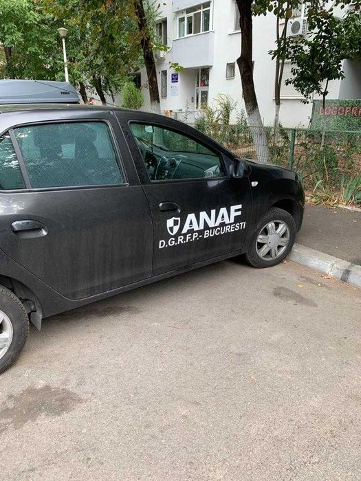 Stickere colantari autocolante decupate si printate inscriptonari auto