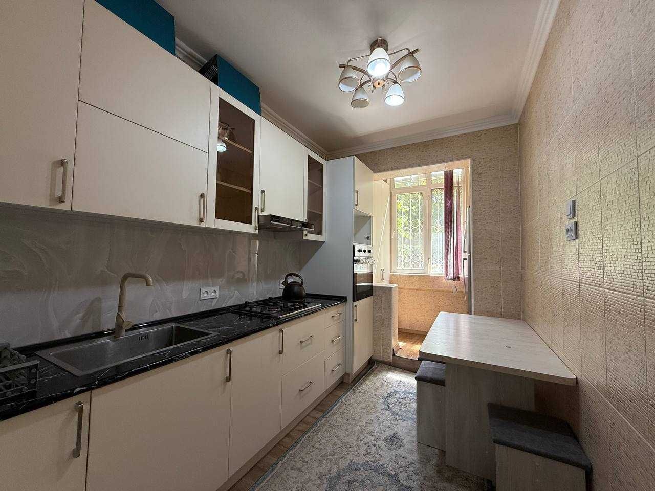 Продается квартира в Центре Мирабад ул.Айбек  ор.Гарант банк  3/1/9