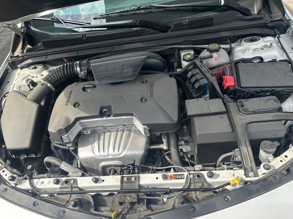 Chevrolet MALIBU 2 moshina yangi oz yurgan