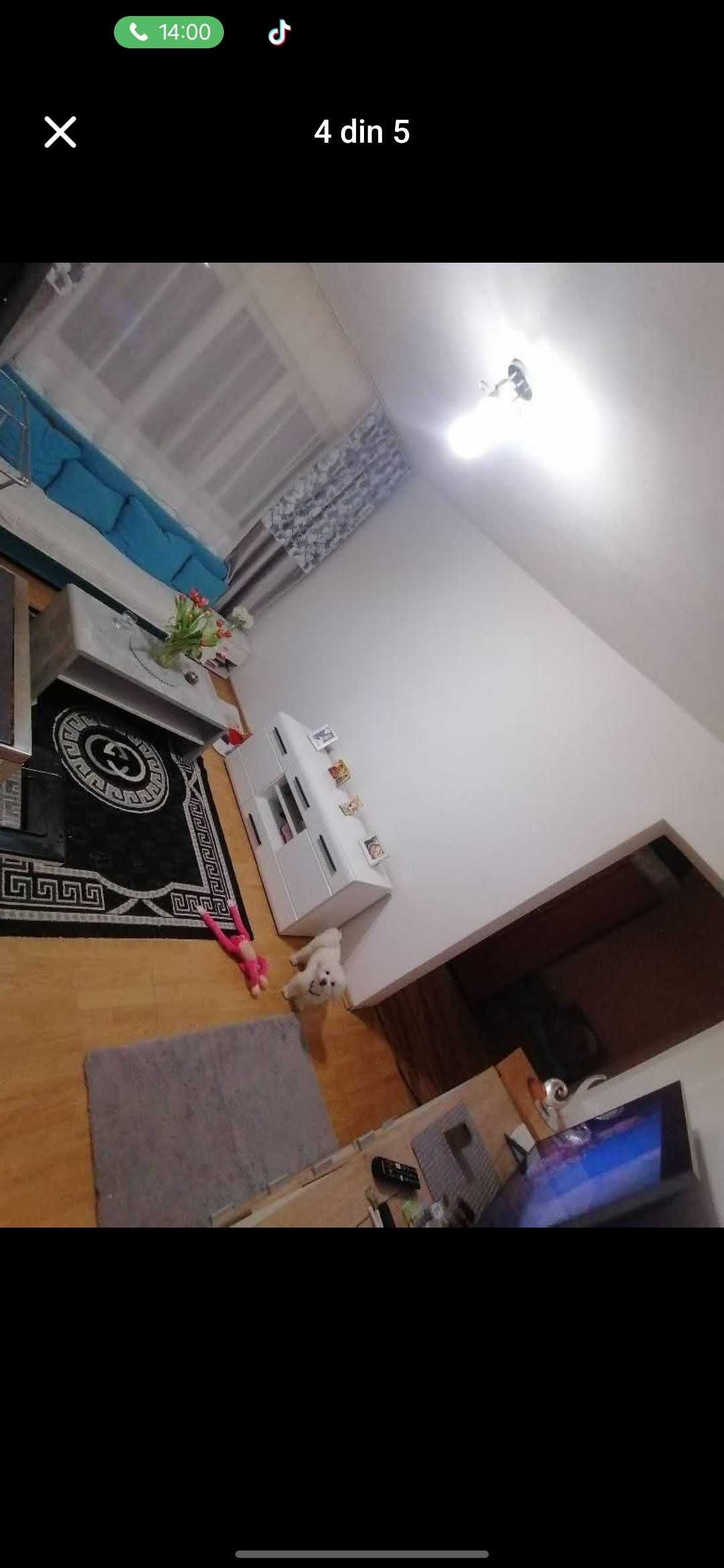 Vand apartament cu 2 camere in centru Moldova noua