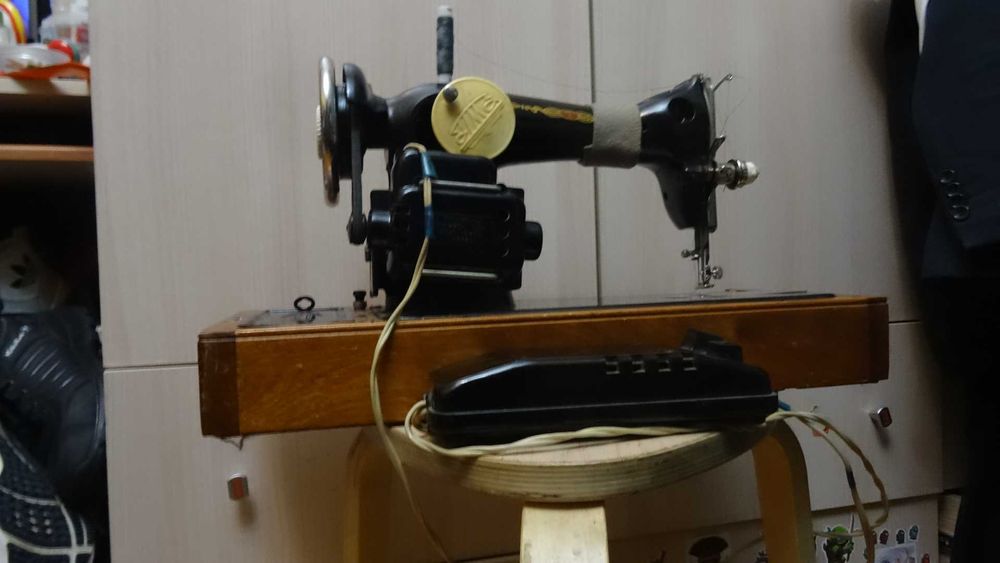 швейная машина "Подольск" электрическая