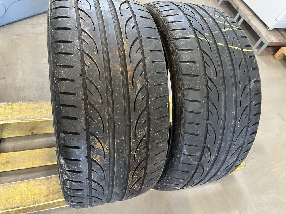 2 бр Летни гуми 235/35/19 Hankook