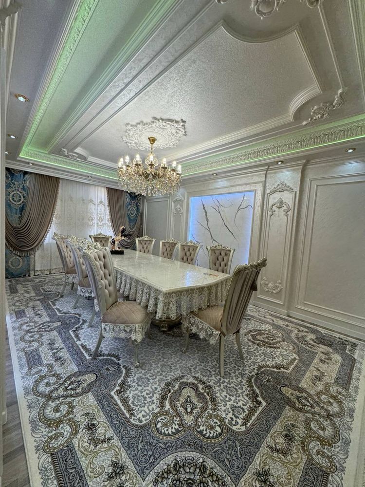 Продается 4 ком. Квартира площадью 127 кв.м. В Согдиане ор. Мечеть