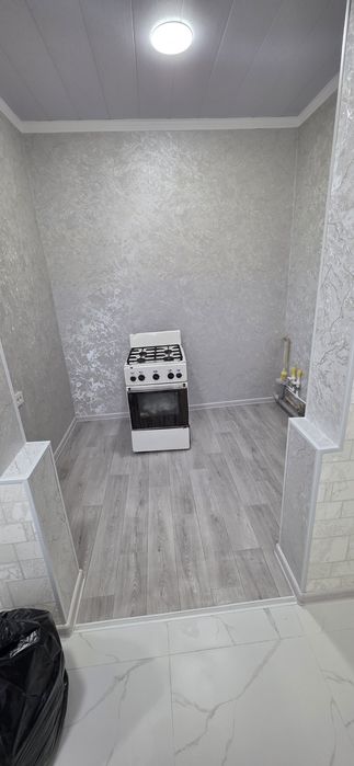 Продам 2-комнотная квартиру кадишева конечка