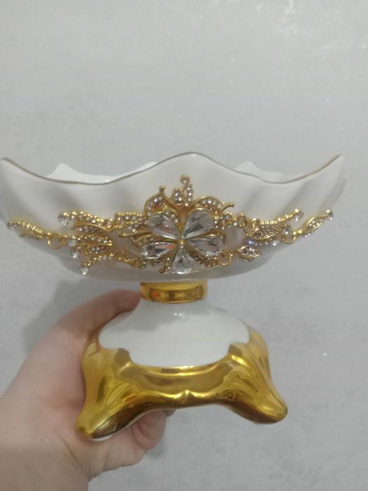 Продам конфетницу "Valentina" 3500 тенге.
