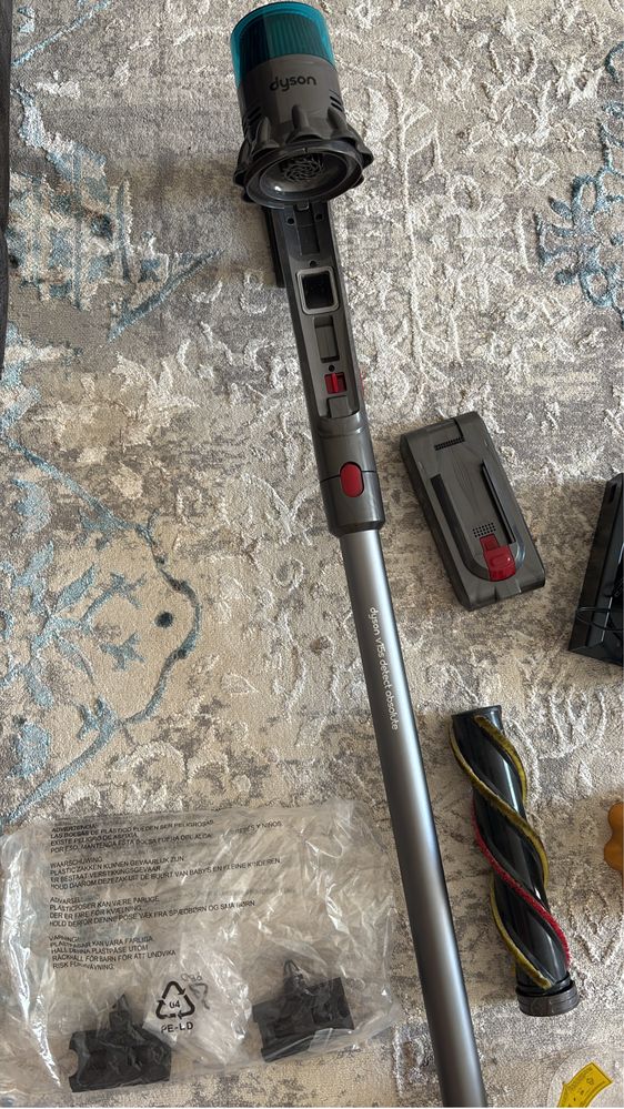 Пылесос Dyson V15 Detect absolute