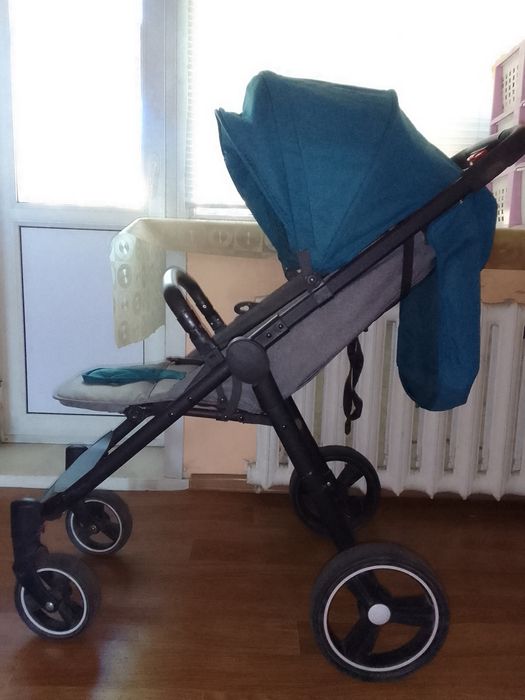 Коляска прогулочная