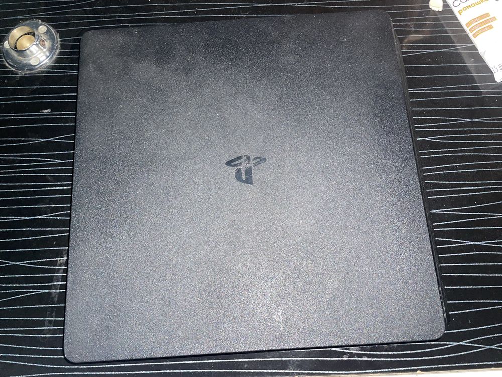 PlayStation 4 Slim терабайт