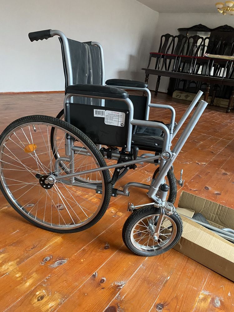 Продается кресло-коляска для инволидов