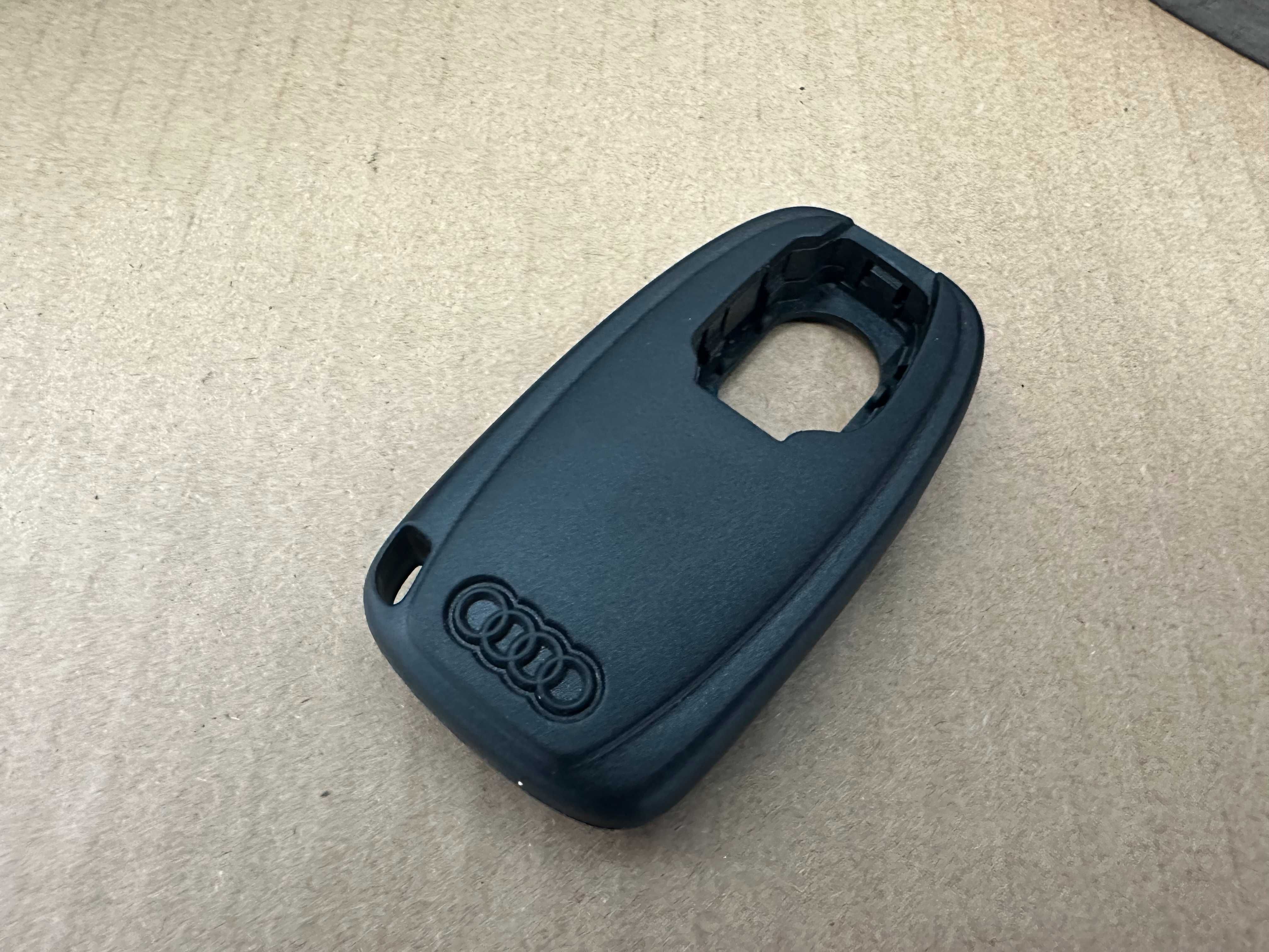 Допълнителен ключ AUDI пластмасов