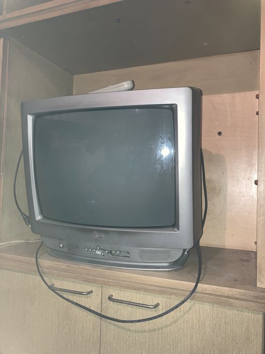 39.99лв Цветен Телевизор LG 50 СМ. + дистанционно и кабели