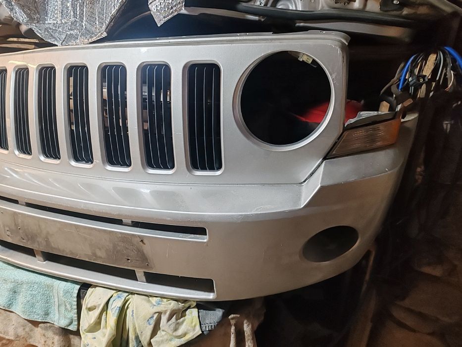 Bara fata Jeep patriot