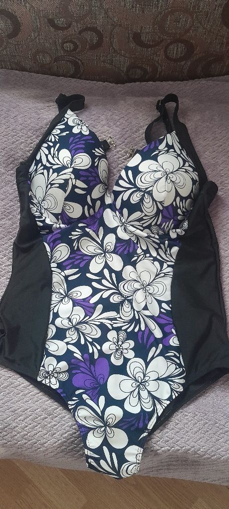 Продам купальник,разных размеров.