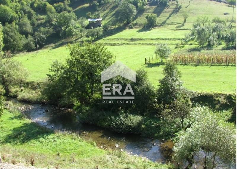 ЕРА Фаворит продава парцел в Ябланица, община Своге