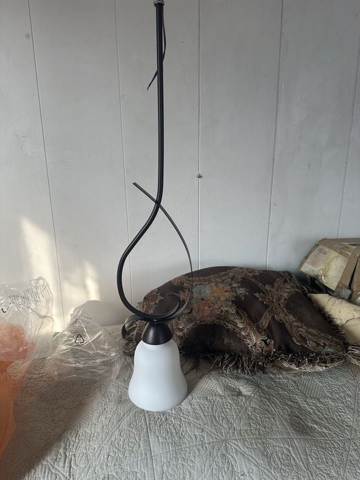 Продам люстру новая