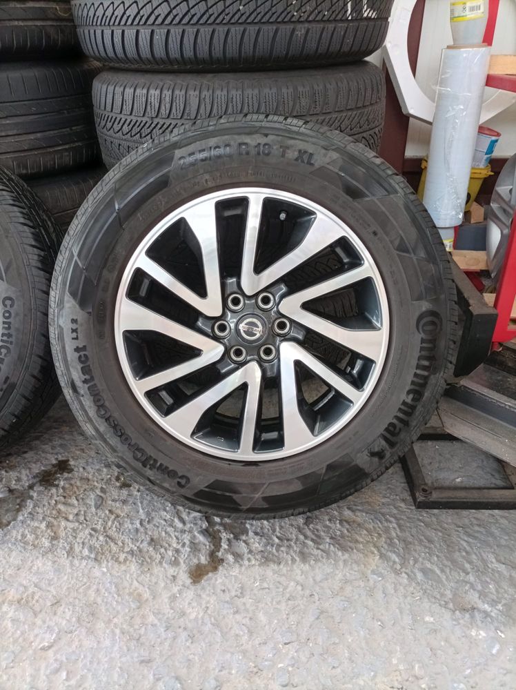 Jante Nissan Navara 18 FACTURA 255/60 R18 Nokian