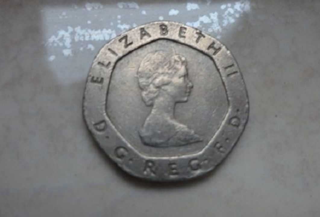 Moneda Elizabeth II 1983