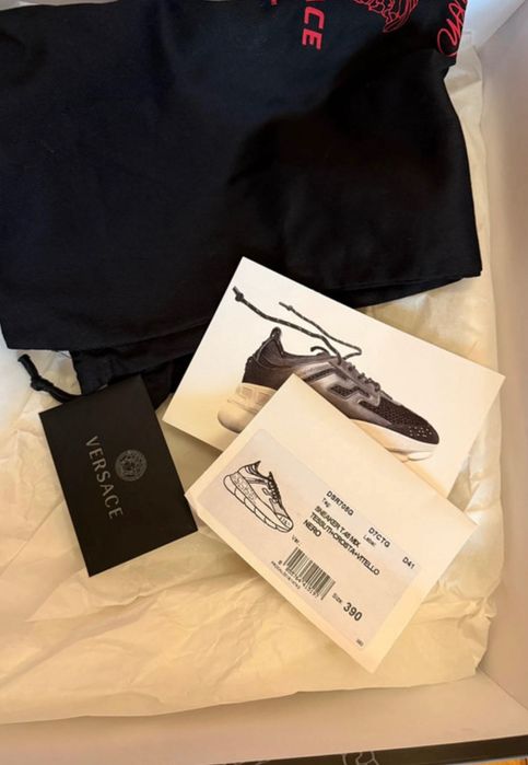 Versace chain reaction