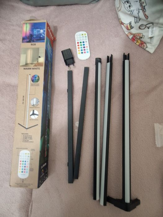 RGB подови пури Grundig 140 см.