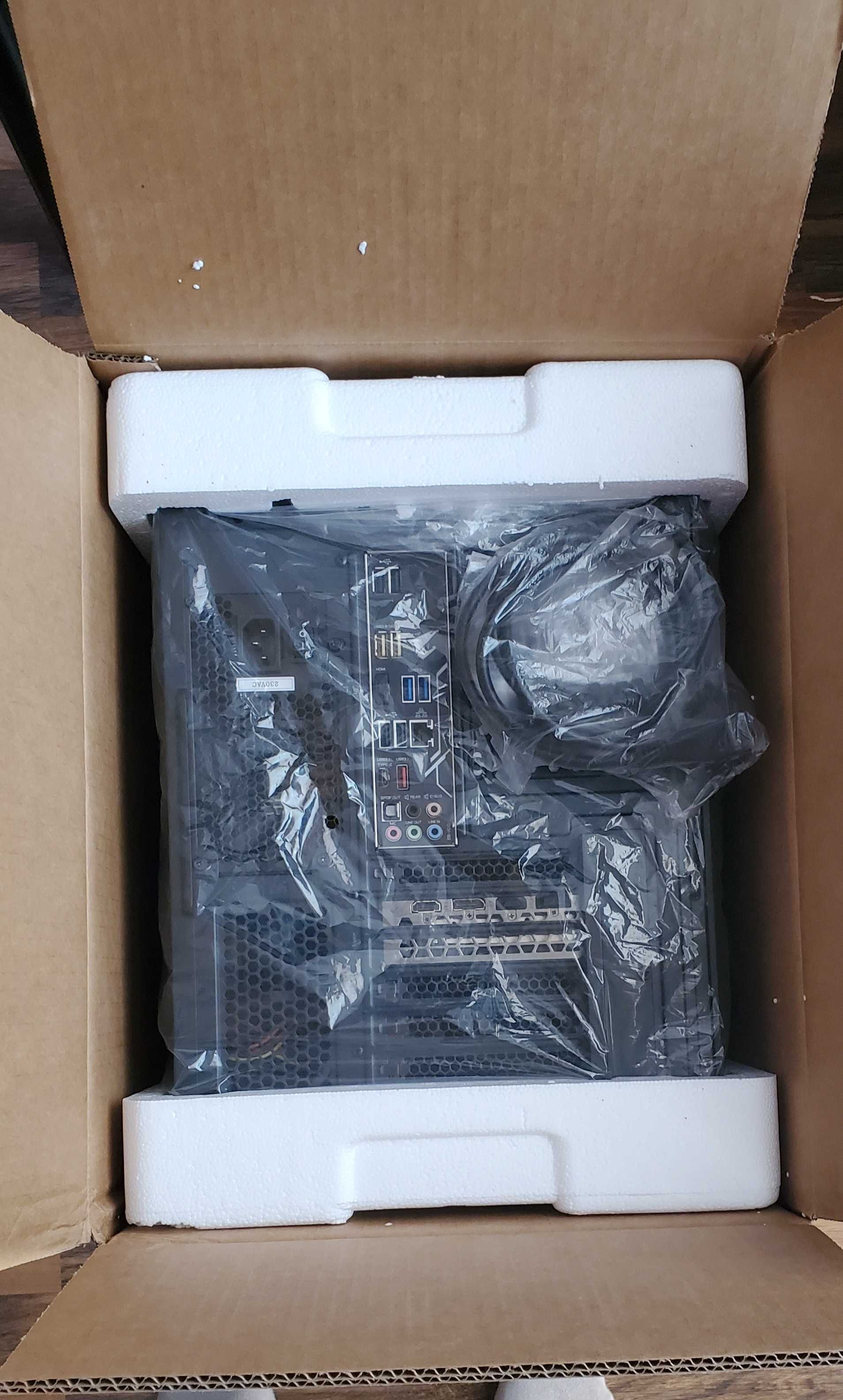 Геймърски Компютър: Ryzen 5 3600/32GB/RTX 3070 8GB/512GB SSD/1TB HDD