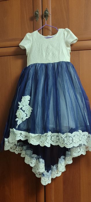 Продам платье на рост 120 см