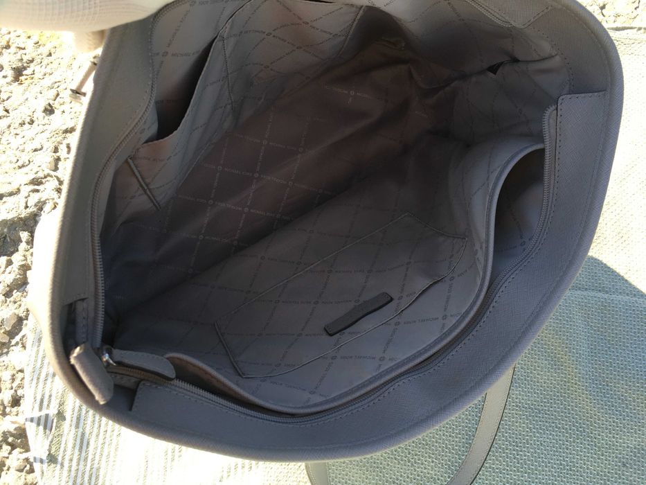 Michael Kors Jet Set кожена чанта