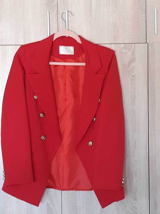 Костюм елегантен