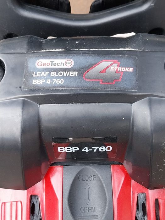 Suflanta de frunze GeoTech  BBP 4-760 cu motor în 4 timpi , noua